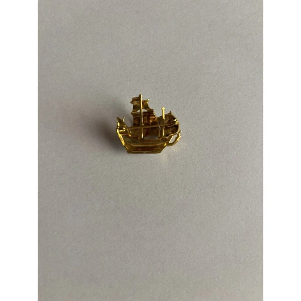 Vintage 3D Sailing Ship Galleon Brooch Pin Gold Tone Nautical Maritime